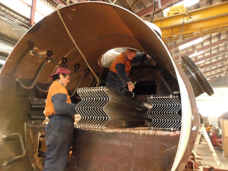 Pressure vessel maintenance